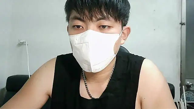 bigbb101011 online show from October 13, 2025, 2:40 pm