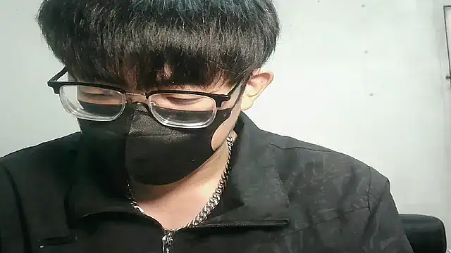 bigbb101011 online show from November 19, 2025, 4:07 pm