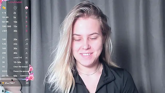 Snapshot of AngelAnty chatting on October 26, 2025, 3:56 pm AngelAnty online show from October 26, 2025, 3:56 pm