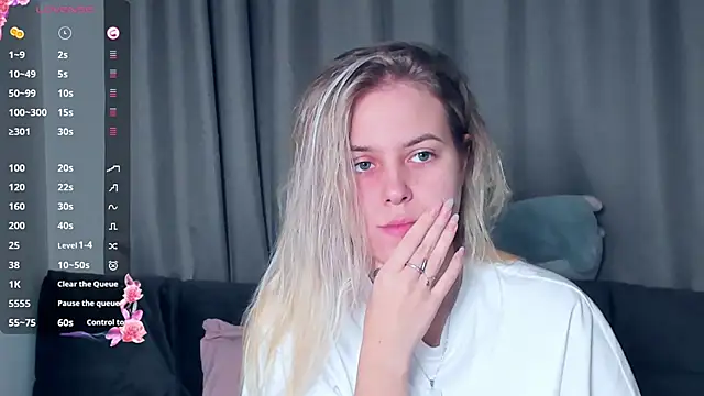 Snapshot of AngelAnty chatting on November 21, 2025, 1:10 pm AngelAnty online show from November 21, 2025, 1:10 pm