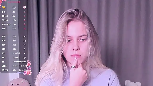 Snapshot of AngelAnty chatting on October 20, 2025, 3:01 pm AngelAnty online show from October 20, 2025, 3:01 pm