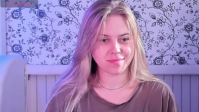 Snapshot of AngelAnty chatting on July 8, 2026, 3:34 pm AngelAnty online show from July 8, 2026, 3:34 pm