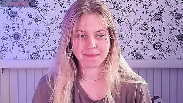 Snapshot of AngelAnty chatting on July 5, 2026, 1:29 pm AngelAnty online show from July 5, 2026, 1:29 pm