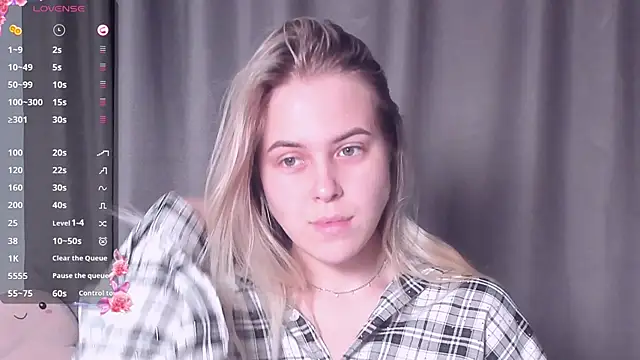 Snapshot of AngelAnty chatting on October 16, 2025, 3:20 pm AngelAnty online show from October 16, 2025, 3:20 pm