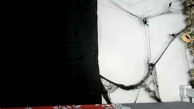 angelainparis28 online show from November 1, 2025, 7:02 am