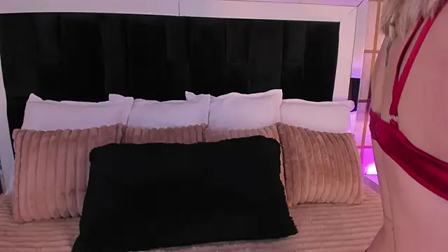 GretaVelvet online show from January 9, 2026, 8:05 pm