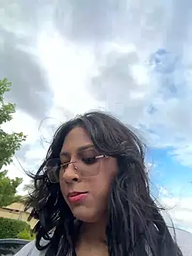 Snapshot of lynn9000 chatting on December 4, 2025, 8:30 pm lynn9000 online show from December 4, 2025, 8:30 pm