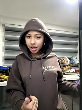 Snapshot of lynn9000 chatting on November 23, 2025, 3:16 am lynn9000 online show from November 23, 2025, 3:16 am