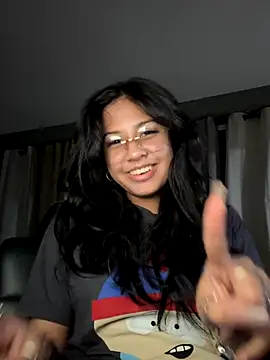 Snapshot of lynn9000 chatting on November 12, 2025, 7:23 am lynn9000 online show from November 12, 2025, 7:23 am