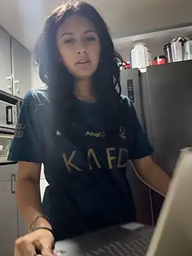 Snapshot of lynn9000 chatting on November 3, 2025, 4:28 am lynn9000 online show from November 3, 2025, 4:28 am