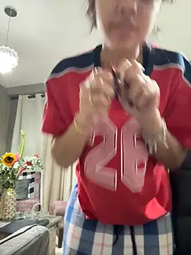 Snapshot of lynn9000 chatting on October 26, 2025, 5:19 am lynn9000 online show from October 26, 2025, 5:19 am