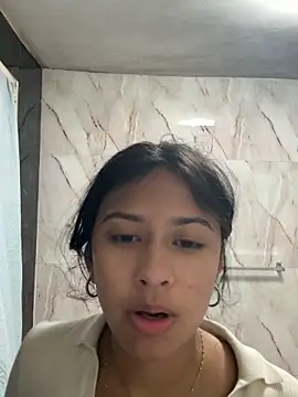 Snapshot of lynn9000 chatting on October 18, 2025, 7:43 am lynn9000 online show from October 18, 2025, 7:43 am