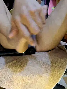 Bee sweet online show from October 19, 2025, 8:50 am