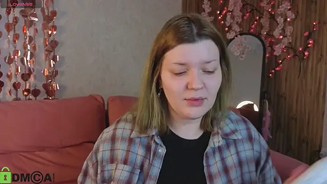 Snapshot of Michele_Greenn chatting on February 16, 2026, 12:20 am Michele Greenn online show from February 16, 2026, 12:20 am