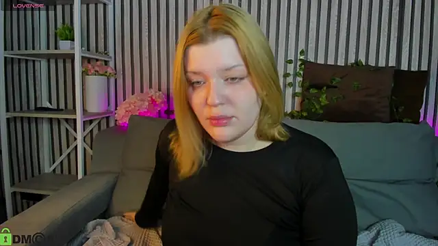 Snapshot of Michele_Greenn chatting on March 22, 2026, 9:11 am Michele Greenn online show from March 22, 2026, 9:11 am