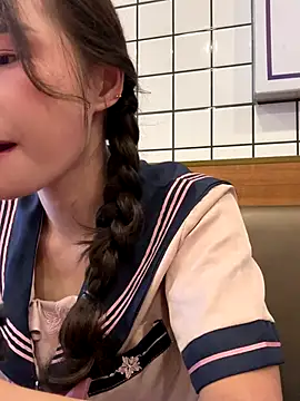 Snapshot of Adora188 chatting on October 10, 2025, 8:37 am Adora188 online show from October 10, 2025, 8:37 am