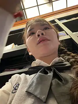 Snapshot of Adora188 chatting on December 1, 2025, 6:14 am Adora188 online show from December 1, 2025, 6:14 am