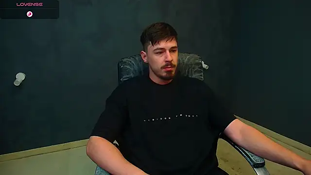 EnzoRace online show from November 16, 2025, 5:45 am