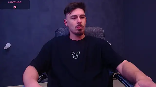 EnzoRace online show from November 24, 2025, 5:29 am