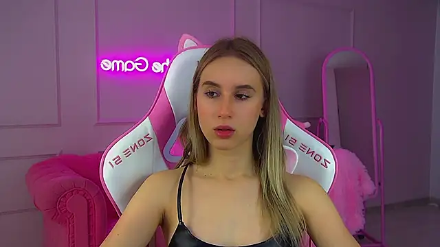 Snapshot of VictoriaHopsons chatting on November 22, 2025, 6:12 am VictoriaHopsons online show from November 22, 2025, 6:12 am