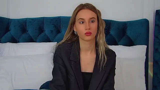 Snapshot of VictoriaHopsons chatting on November 9, 2025, 6:17 am VictoriaHopsons online show from November 9, 2025, 6:17 am