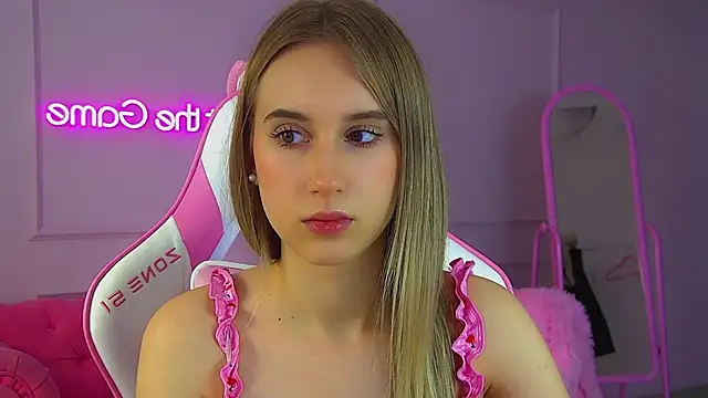 Snapshot of VictoriaHopsons chatting on November 19, 2025, 6:08 pm VictoriaHopsons online show from November 19, 2025, 6:08 pm