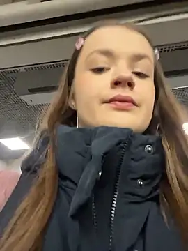 KittyQueeny online show from January 18, 2026, 2:09 pm