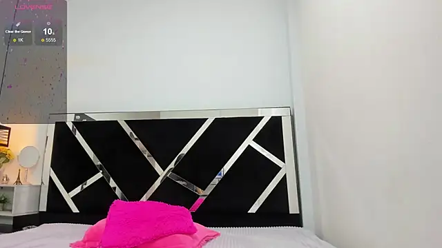 iisabella noa online show from December 15, 2025, 12:55 pm