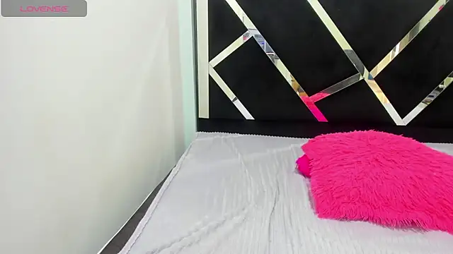 iisabella noa online show from October 25, 2025, 1:56 pm