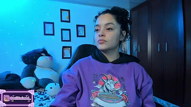 Snapshot of milita_houston chatting on October 7, 2025, 4:24 am milita houston online show from October 7, 2025, 4:24 am