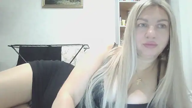 AmandaaLaSexyq online show from October 5, 2025, 3:52 am