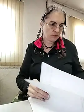 est 82 online show from November 3, 2025, 7:46 am