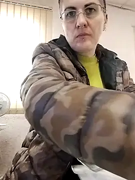 est 82 online show from October 30, 2025, 8:45 am