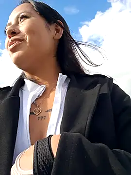 Snapshot of LunaHot_777 chatting on October 8, 2025, 9:04 pm LunaHot 777 online show from October 8, 2025, 9:04 pm