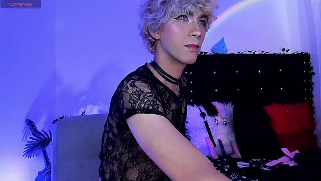 Cooperrosscute233 online show from November 18, 2025, 9:51 pm