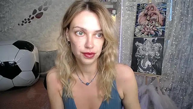 NickyAdamidi online show from June 17, 2026, 4:28 pm