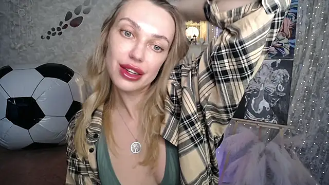 NickyAdamidi online show from June 19, 2026, 4:13 pm