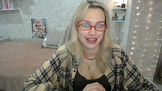 Snapshot of NickyAdamidi chatting on October 13, 2025, 5:25 pm NickyAdamidi online show from October 13, 2025, 5:25 pm