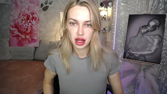 NickyAdamidi online show from July 20, 2026, 5:26 pm