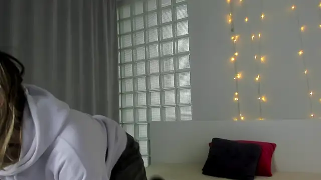 Snapshot of Sunny_Sammy chatting on November 29, 2025, 8:25 am Sunny Sammy online show from November 29, 2025, 8:25 am