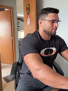 KRYSTALIZEDY online show from December 16, 2025, 11:03 am