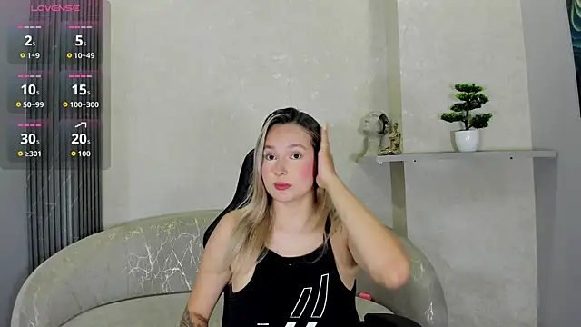 Snapshot of Emmaa_white_ chatting on July 28, 2026, 5:34 pm Emmaa white online show from July 28, 2026, 5:34 pm
