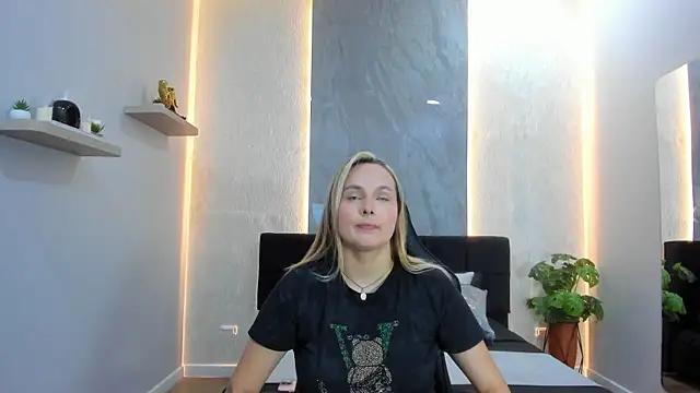 Snapshot of Emmaa_white_ chatting on May 26, 2026, 5:33 pm Emmaa white online show from May 26, 2026, 5:33 pm