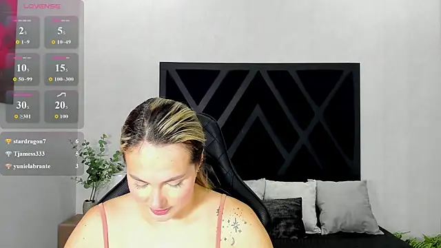 Snapshot of Emmaa_white_ chatting on July 16, 2026, 5:32 pm Emmaa white online show from July 16, 2026, 5:32 pm