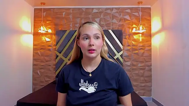 Emmaa white  online show from May 4, 2026, 5:16 pm