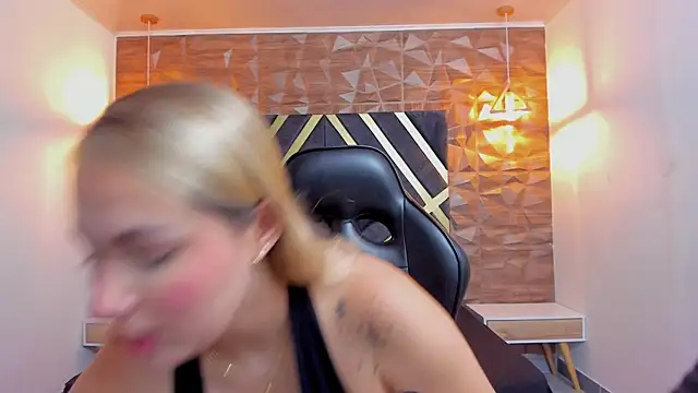 Emmaa white  online show from May 2, 2026, 5:18 pm