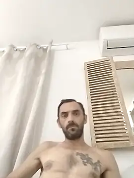 hotmen83 online show from October 11, 2025, 8:43 pm