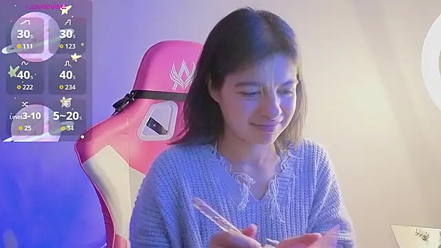 larah uwu online show from June 18, 2026, 6:24 pm