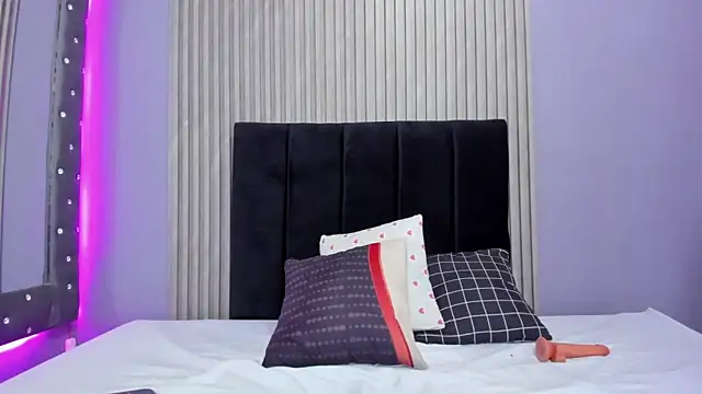 Snapshot of Sex_samantha chatting on November 24, 2025, 1:11 pm Sex samantha online show from November 24, 2025, 1:11 pm