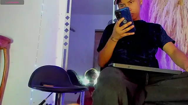 spicy adonhis online show from October 23, 2025, 7:34 pm